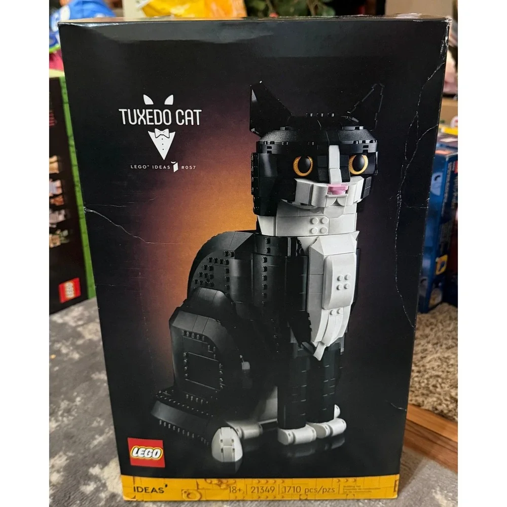 Lego-Ideas Tuxedo Cat (Black & White) Building Set (NWT) 21349